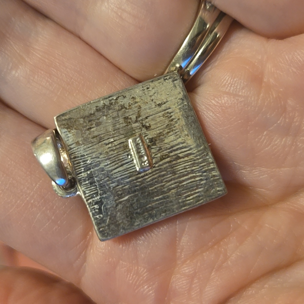 Stamped turquoise pendant - Picture 3 of 3